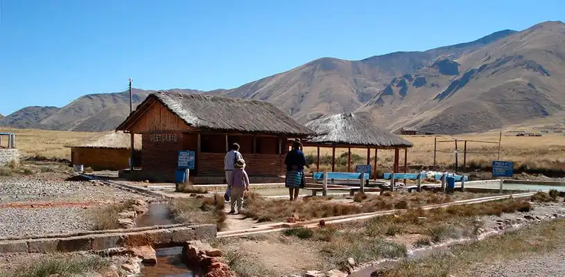aguas termales de la raya
