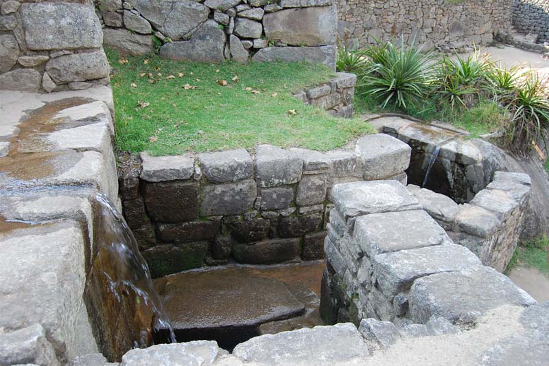 Fuente de agua Machu Picchu