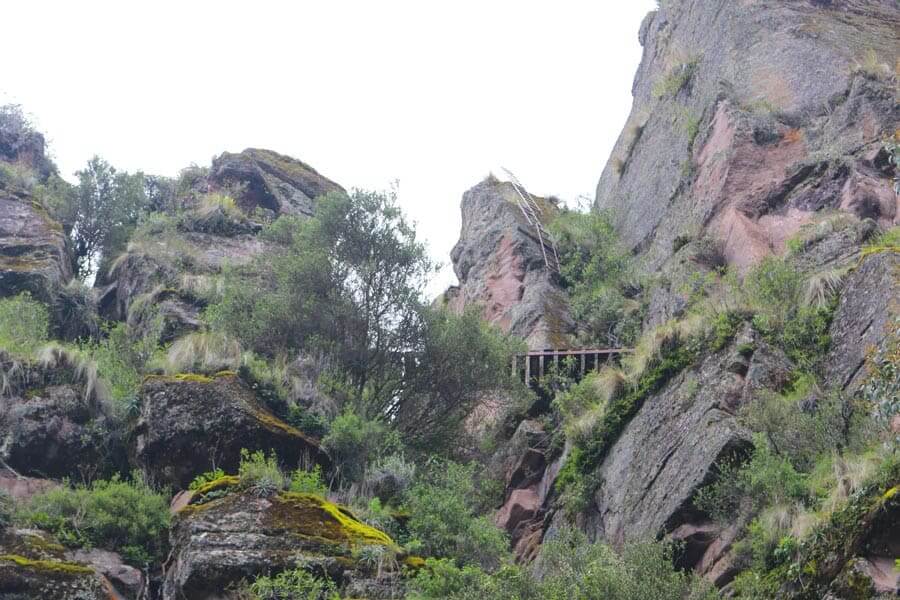 Escaleras y Via ferrata en Ccorca