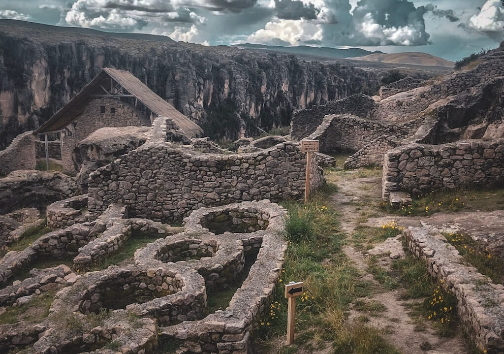 Taqrachullo Cusco archaeological sector canyon