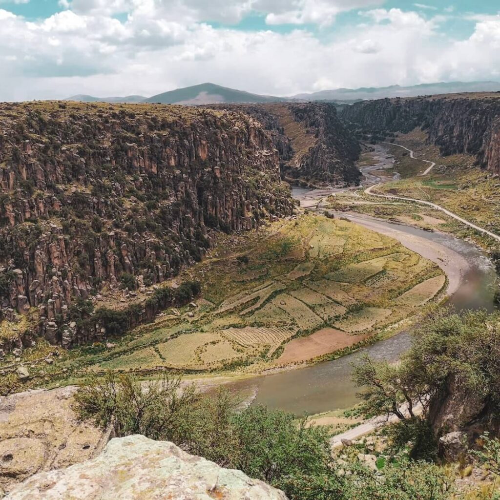 Taqrachullo-Cusco-canyon-river-valley